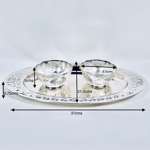 Oval Tray with 2 Bowls 