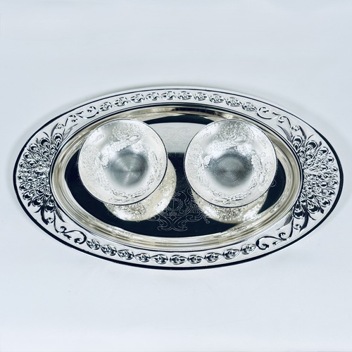 Oval Tray with 2 Bowls 